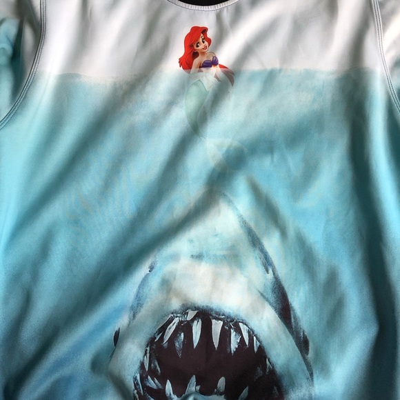 Hot Topic Ariel/Jaws long sleeve, size Small - Picture 3 of 4
